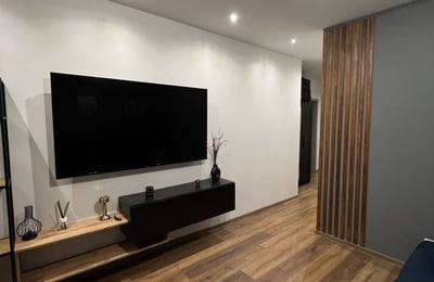 Аренда современной 2-комнатной квартиры с отдельной кухней, 77 м², Мамая, Констанца, Румыния